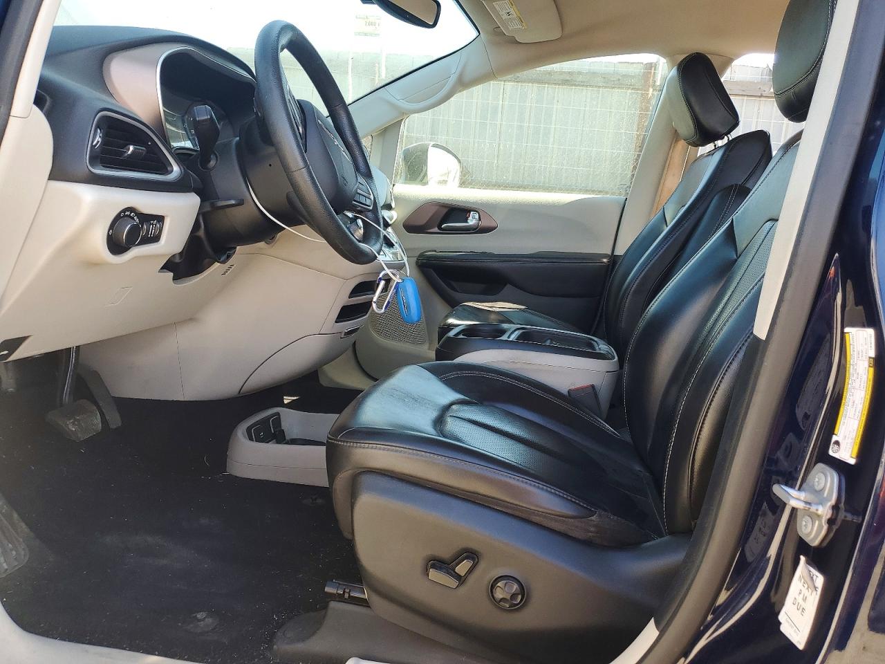 2020 CHRYSLER VOYAGER LXI photo 7