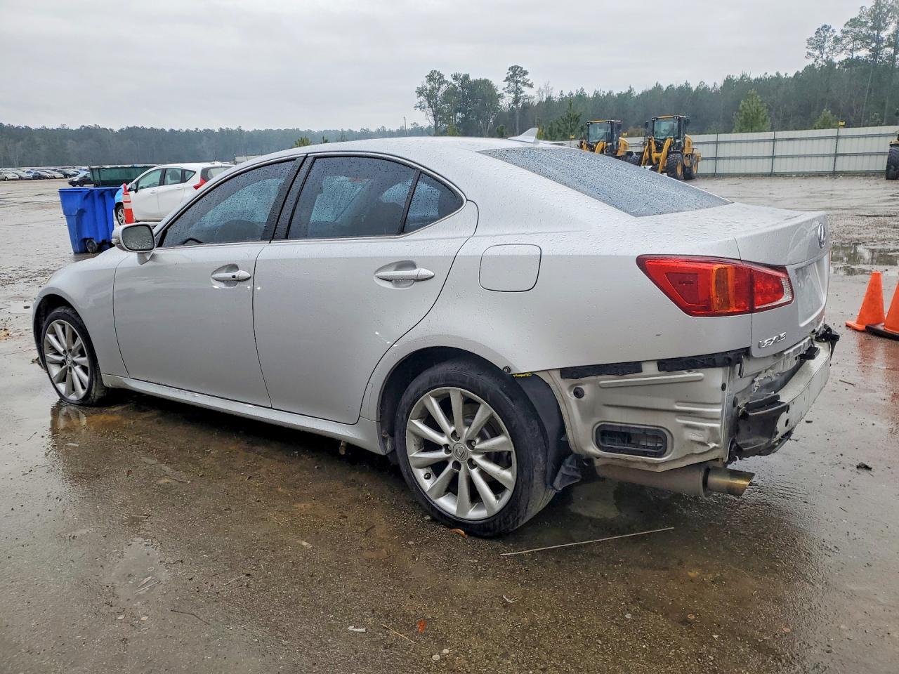 2010 LEXUS IS 250 photo 3