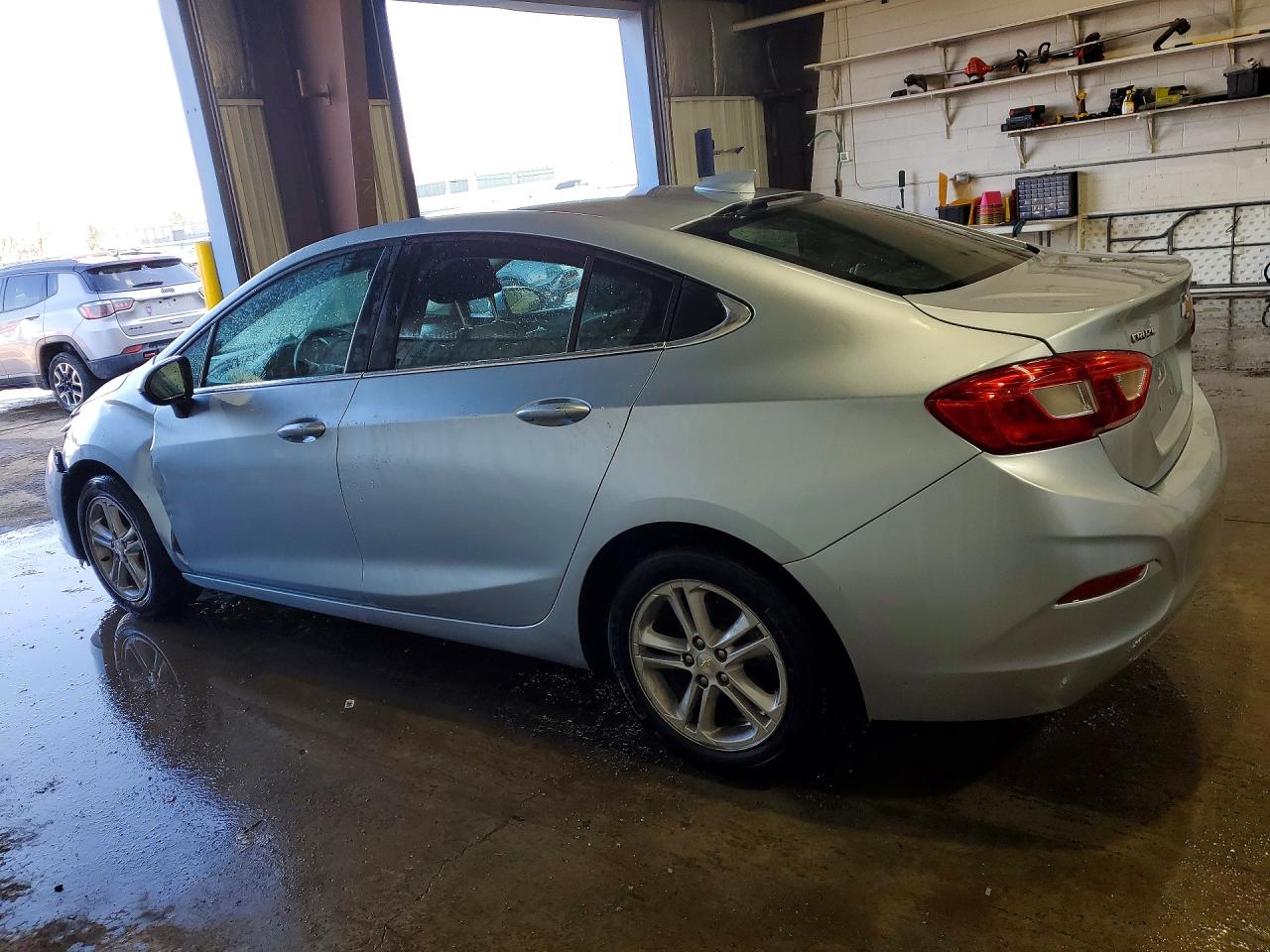2017 CHEVROLET CRUZE LT photo 4
