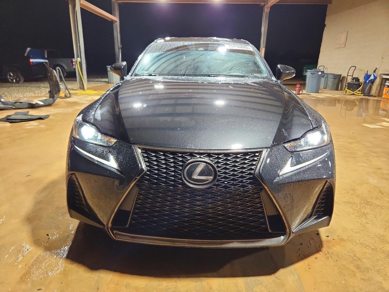 2017 LEXUS IS 200T photo 9