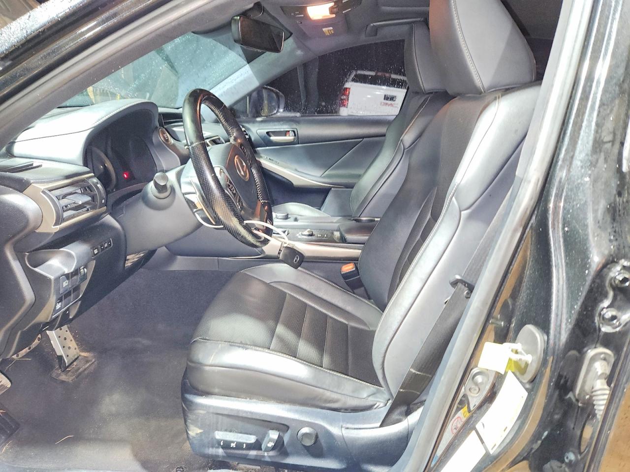 2017 LEXUS IS 200T photo 13