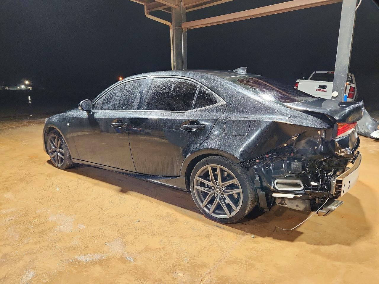 2017 LEXUS IS 200T photo 3