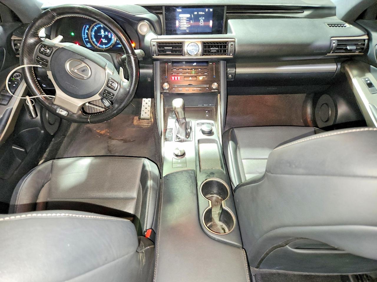 2017 LEXUS IS 200T photo 15