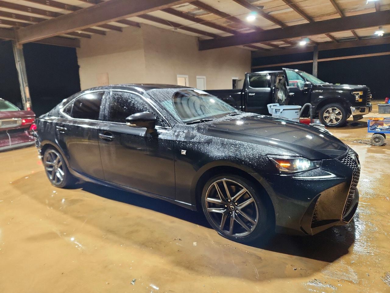 2017 LEXUS IS 200T photo 7
