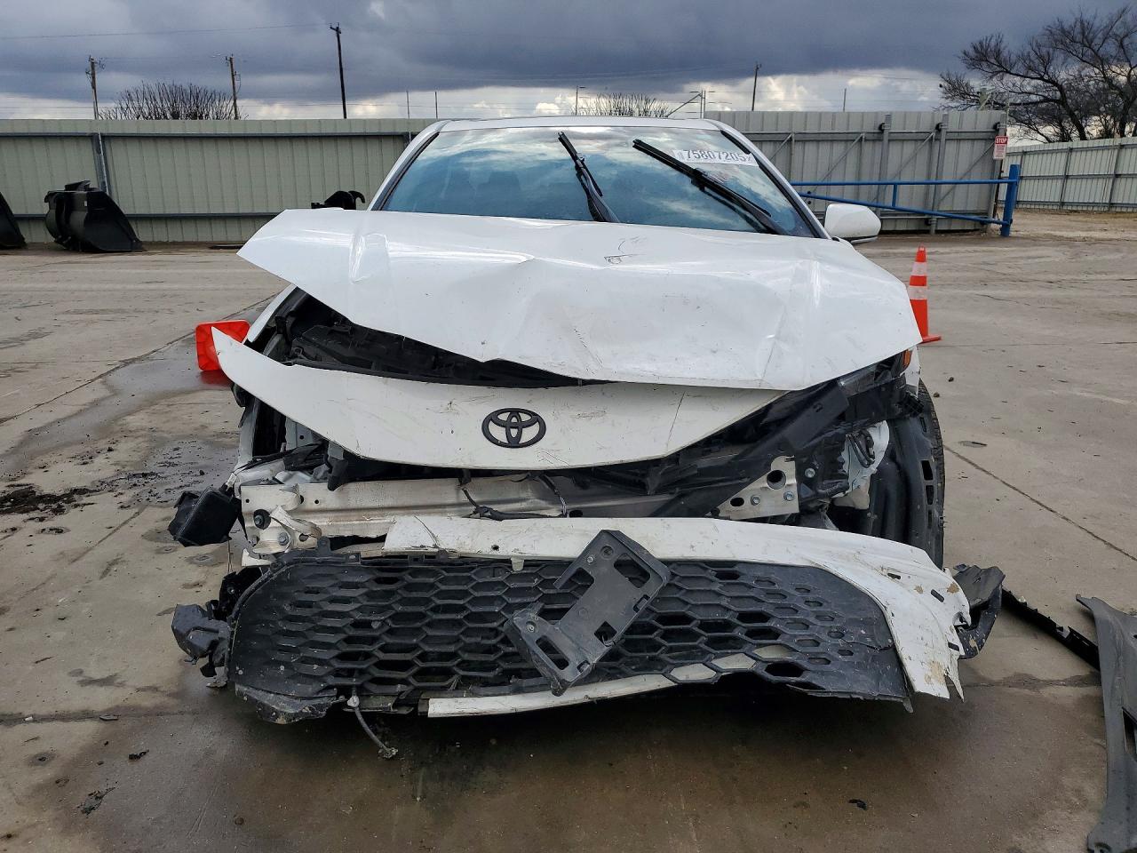 2025 TOYOTA CAMRY SE photo 5