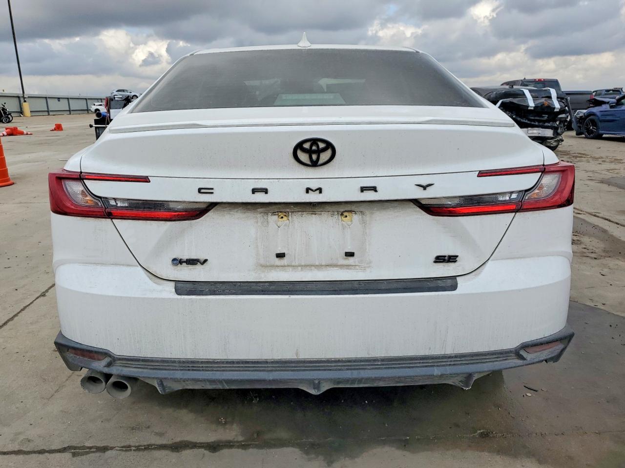 2025 TOYOTA CAMRY SE photo 6