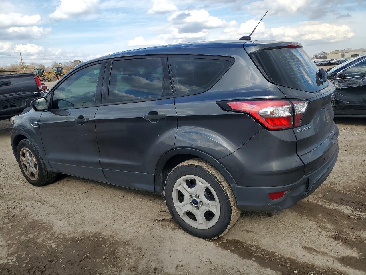 2018 FORD ESCAPE S photo 3