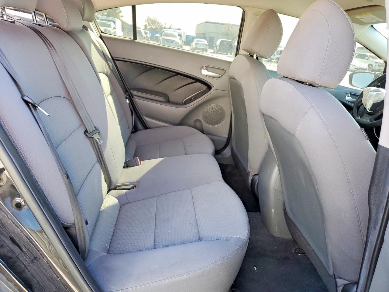 2018 KIA FORTE photo 19