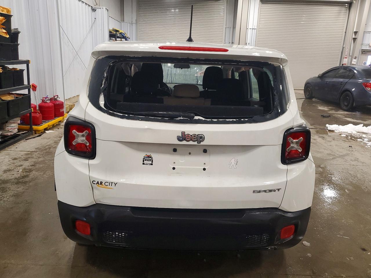 2015 JEEP RENEGADE SPORT photo 6