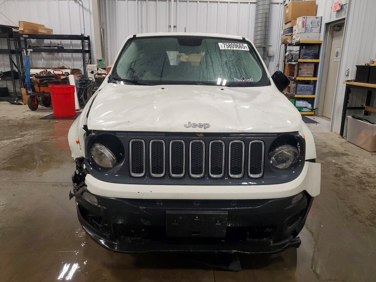2015 JEEP RENEGADE SPORT photo 5