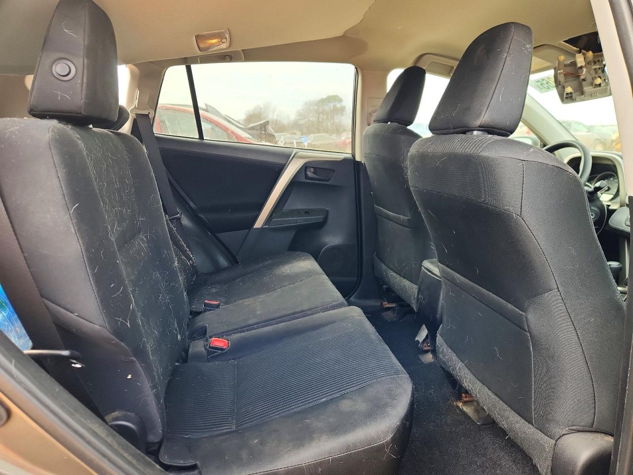 2014 TOYOTA RAV4 LE photo 31