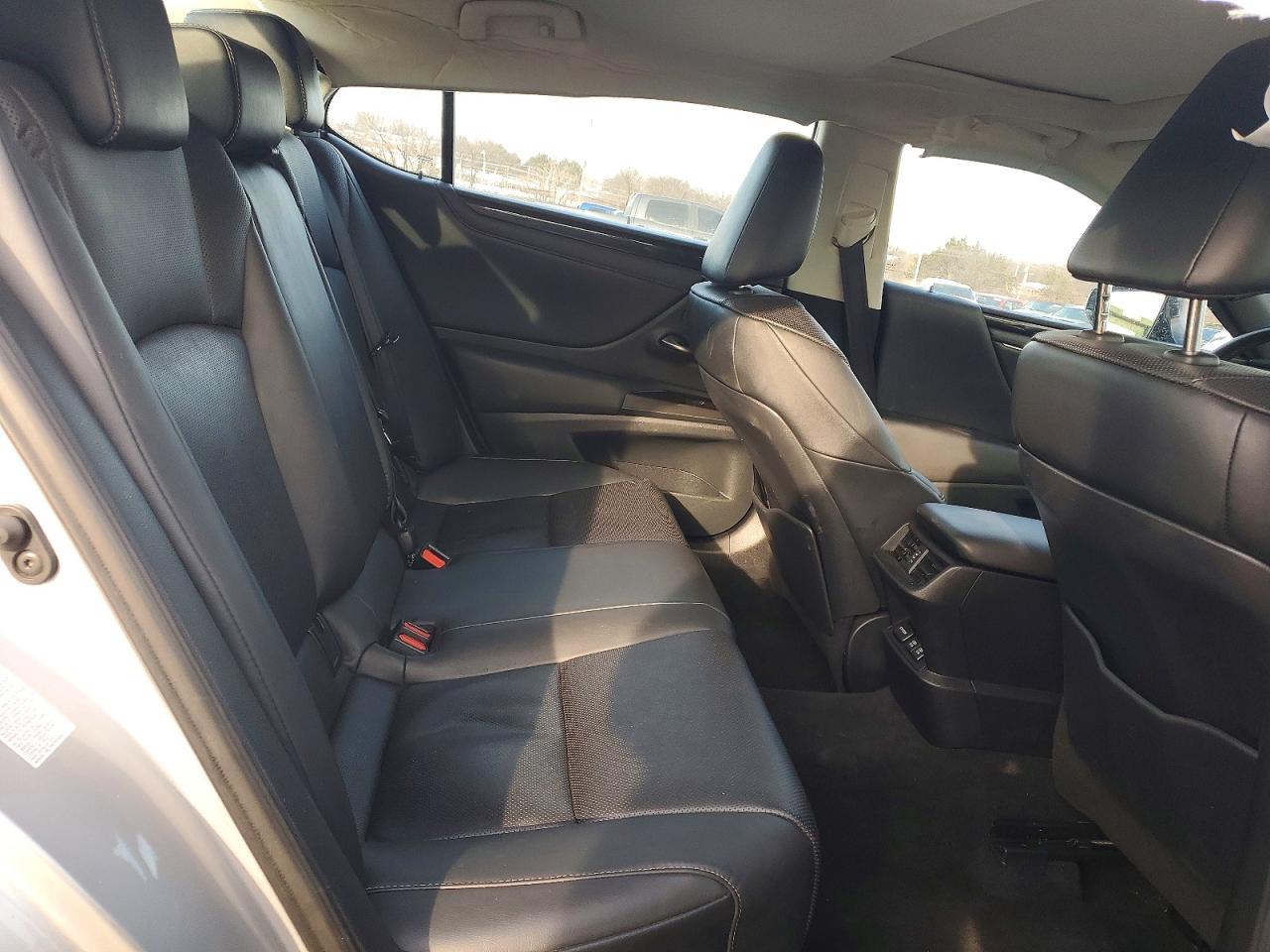 2019 LEXUS ES 350 photo 10