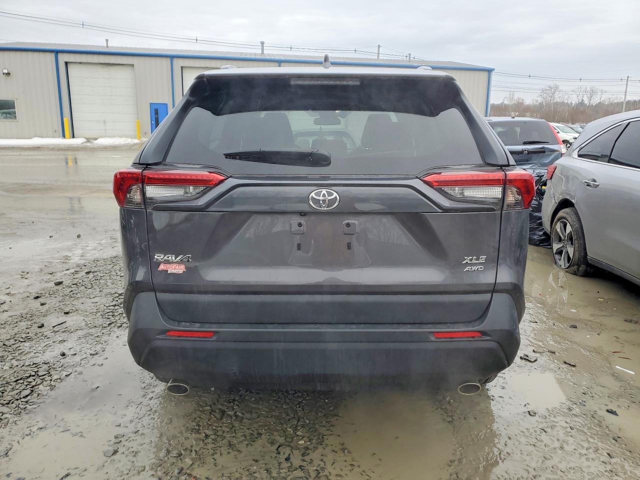 2024 TOYOTA RAV4 XLE PREMIUM photo 6