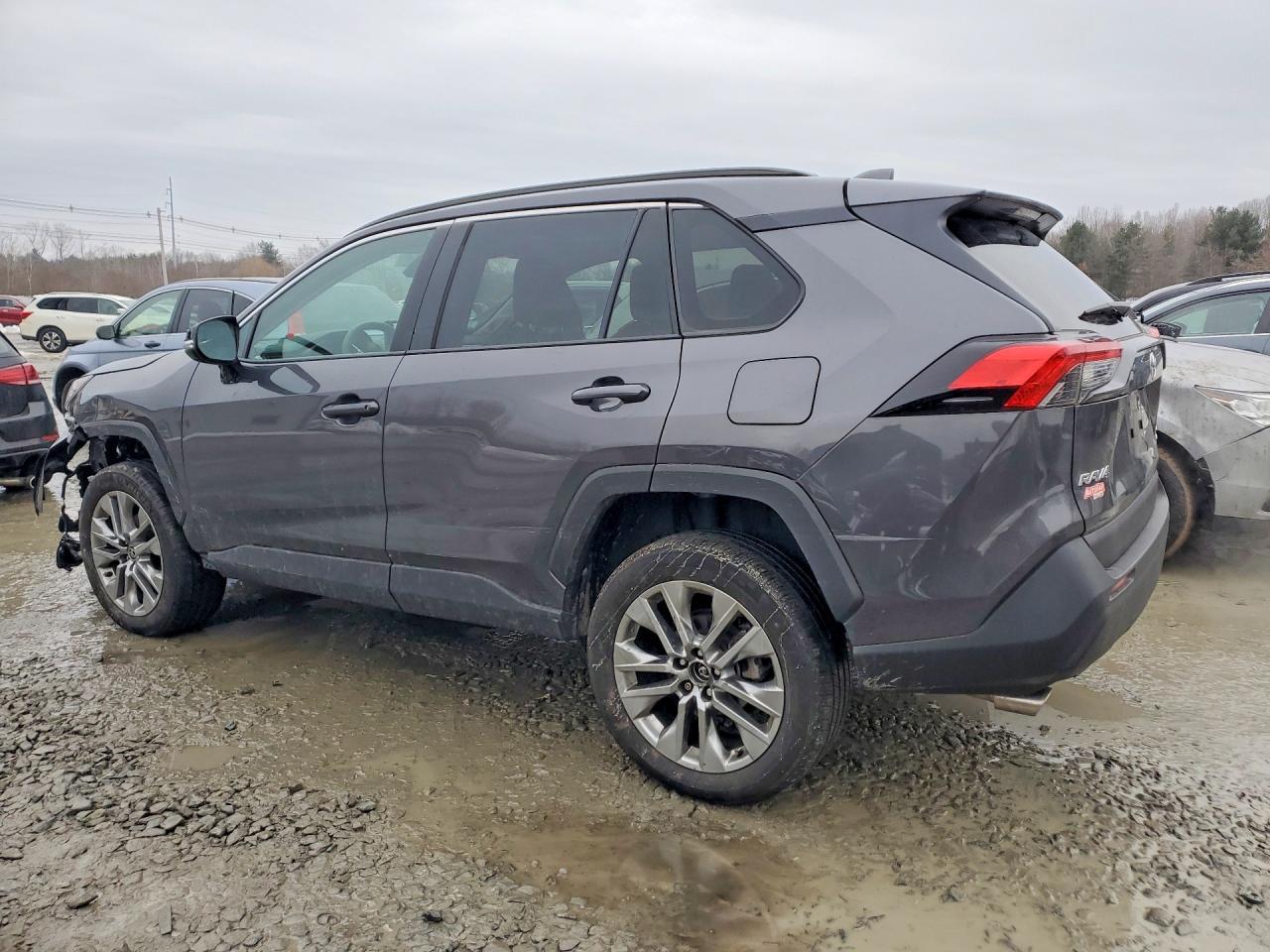 2024 TOYOTA RAV4 XLE PREMIUM photo 2