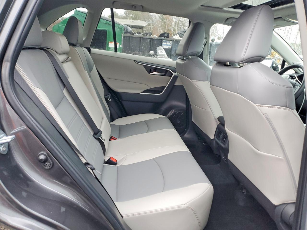 2024 TOYOTA RAV4 XLE PREMIUM photo 11