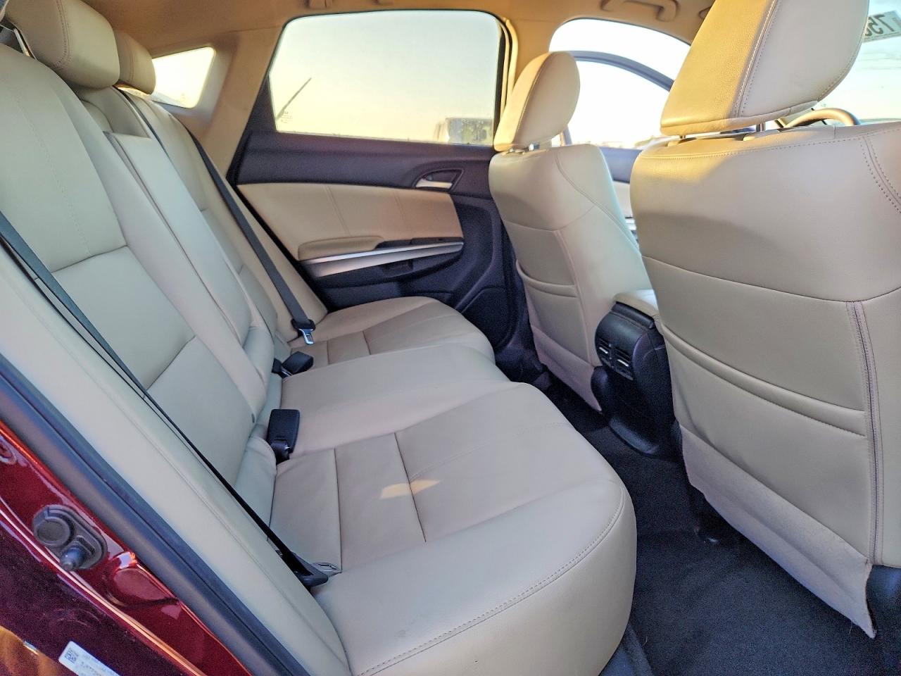 2015 HONDA CROSSTOUR photo 21