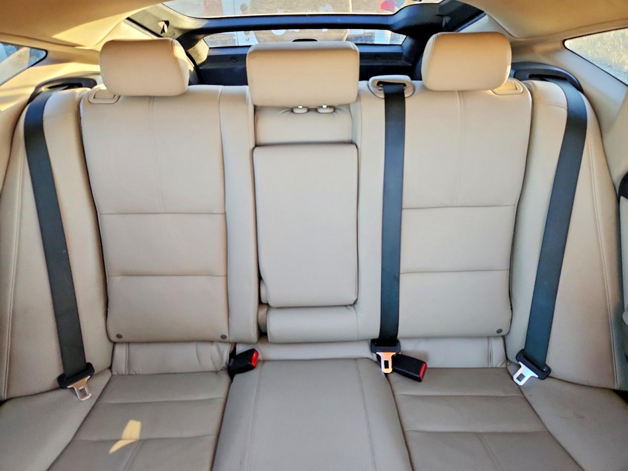 2015 HONDA CROSSTOUR photo 19