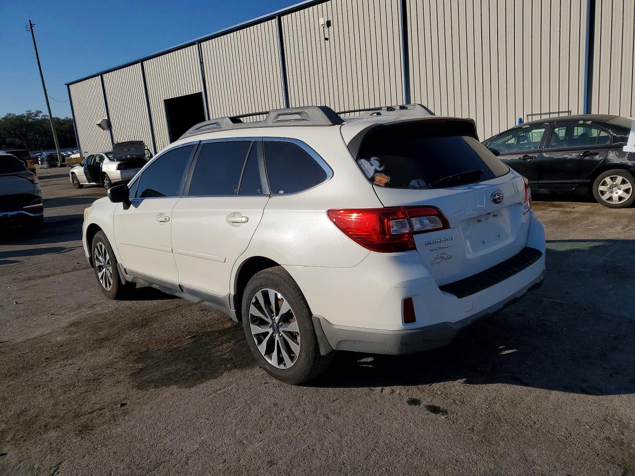 2015 SUBARU OUTBACK 2.5I LIMITED photo 3