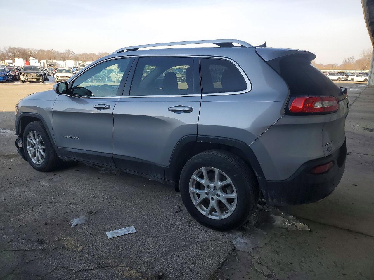 2016 JEEP CHEROKEE LATITUDE photo 3