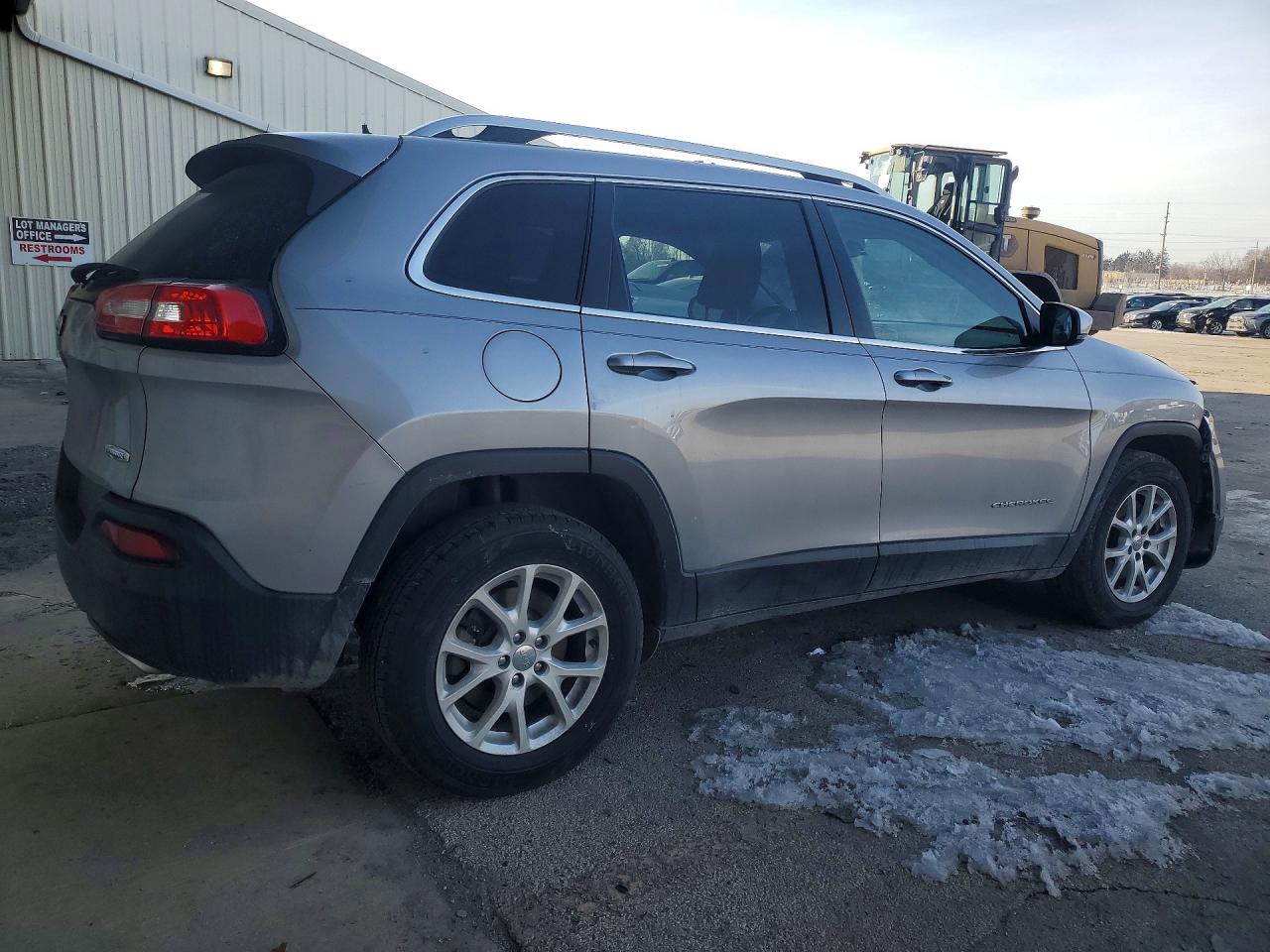 2016 JEEP CHEROKEE LATITUDE photo 5