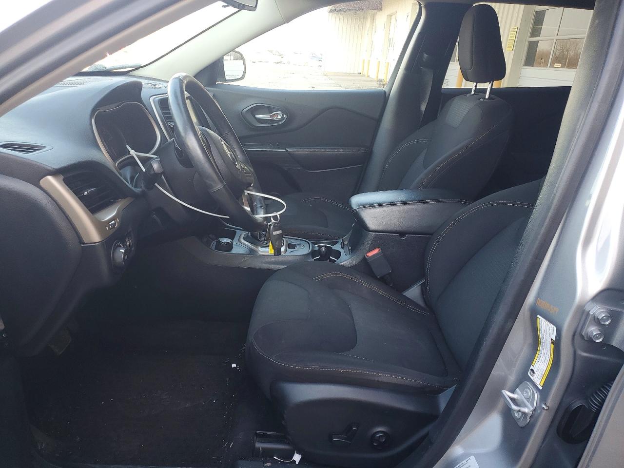2016 JEEP CHEROKEE LATITUDE photo 13