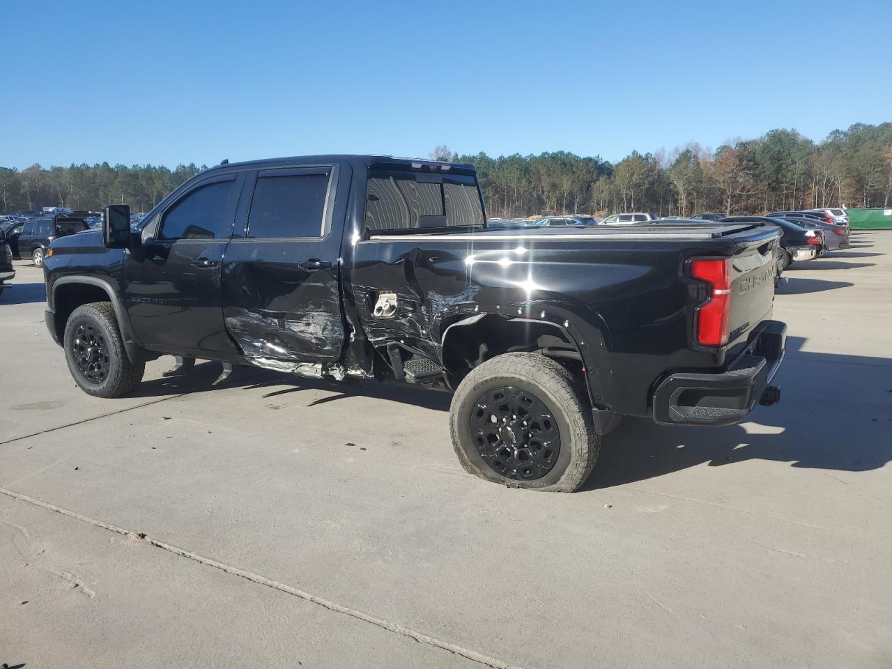 2024 CHEVROLET SILVERADO K2500 HEAVY DUTY LTZ photo 2