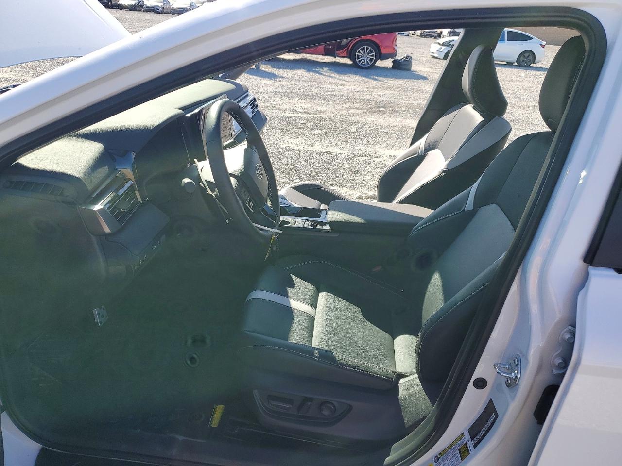 2025 TOYOTA CAMRY XSE photo 13