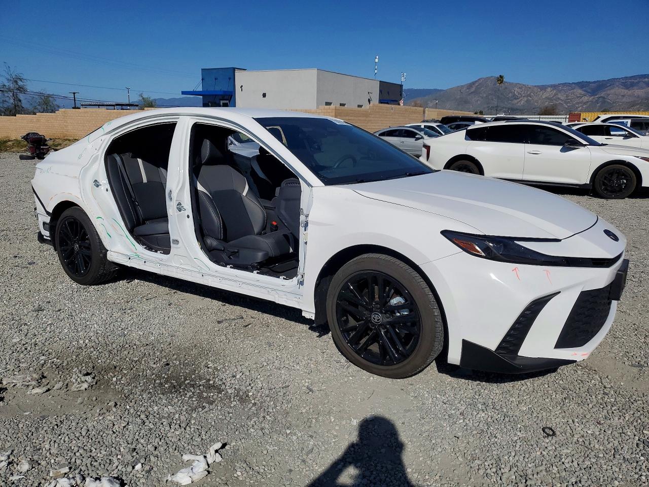 2025 TOYOTA CAMRY XSE photo 7