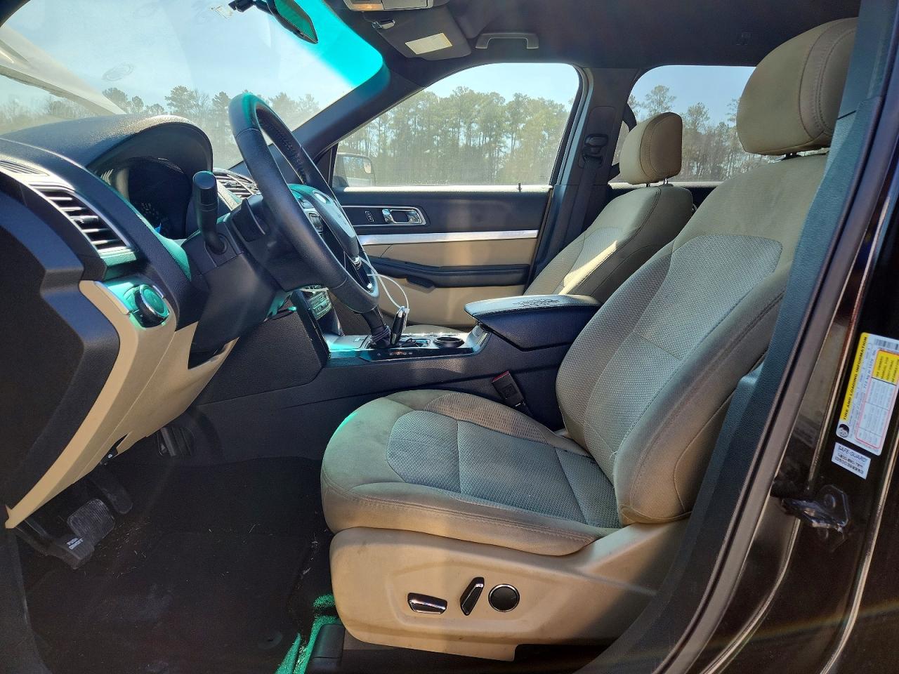 2017 FORD EXPLORER XLT photo 19