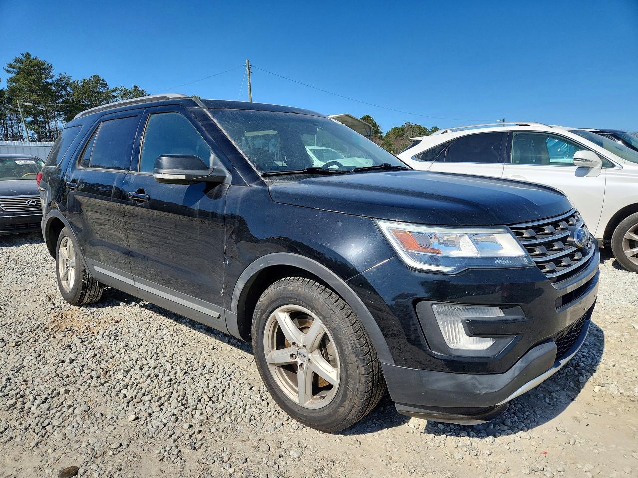 2017 FORD EXPLORER XLT photo 10