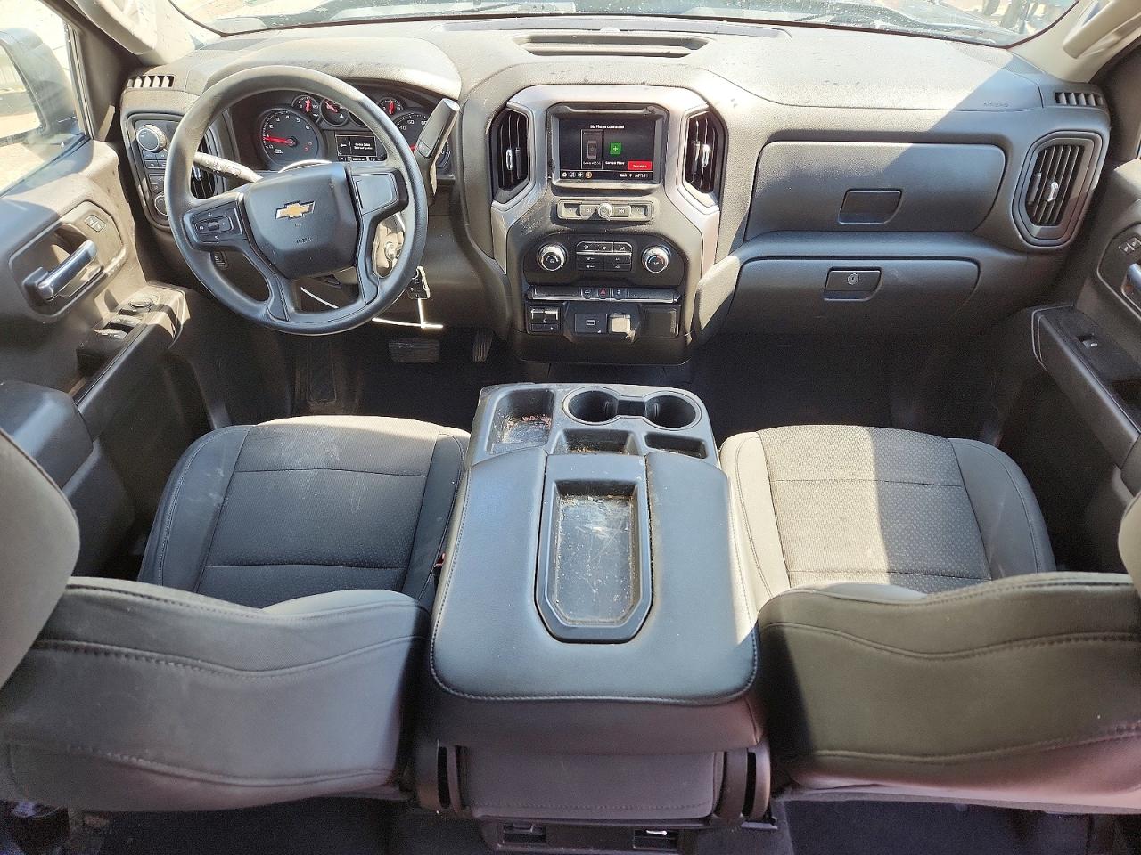 2020 CHEVROLET SILVERADO photo 8