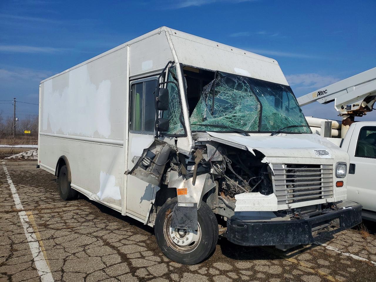 2021 FORD F59 DELIVERY TRUCK photo 4