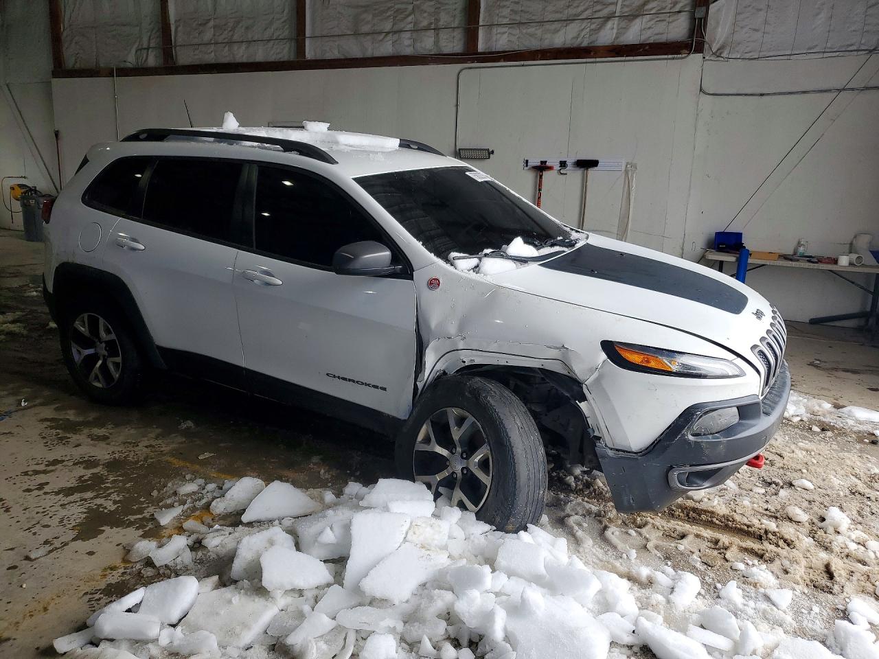 2017 JEEP CHEROKEE TRAILHAWK photo 4