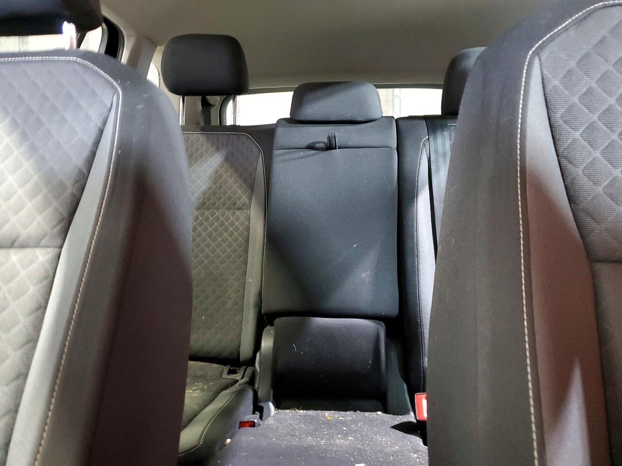 2021 VOLKSWAGEN TIGUAN S photo 19