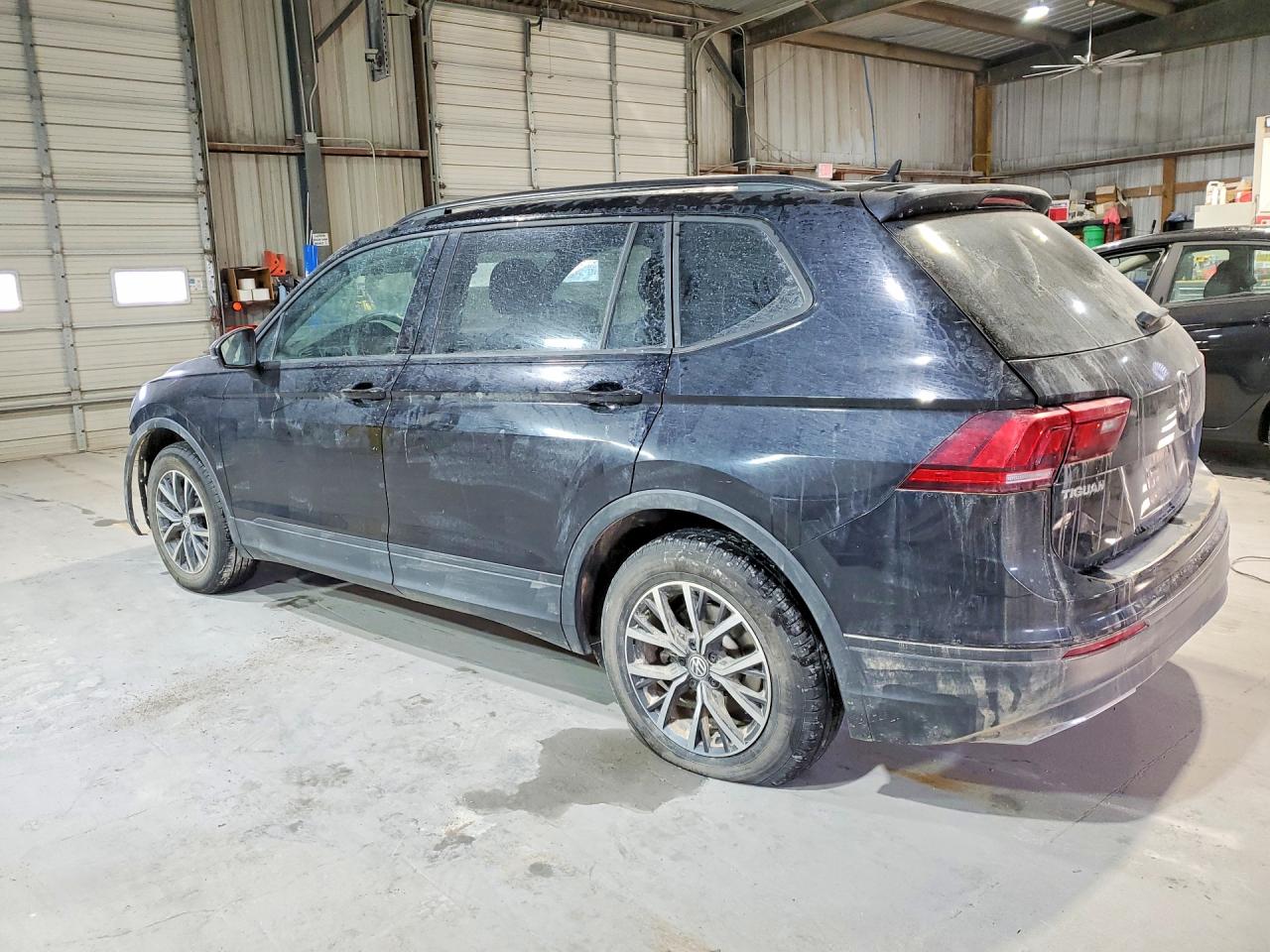 2021 VOLKSWAGEN TIGUAN S photo 3
