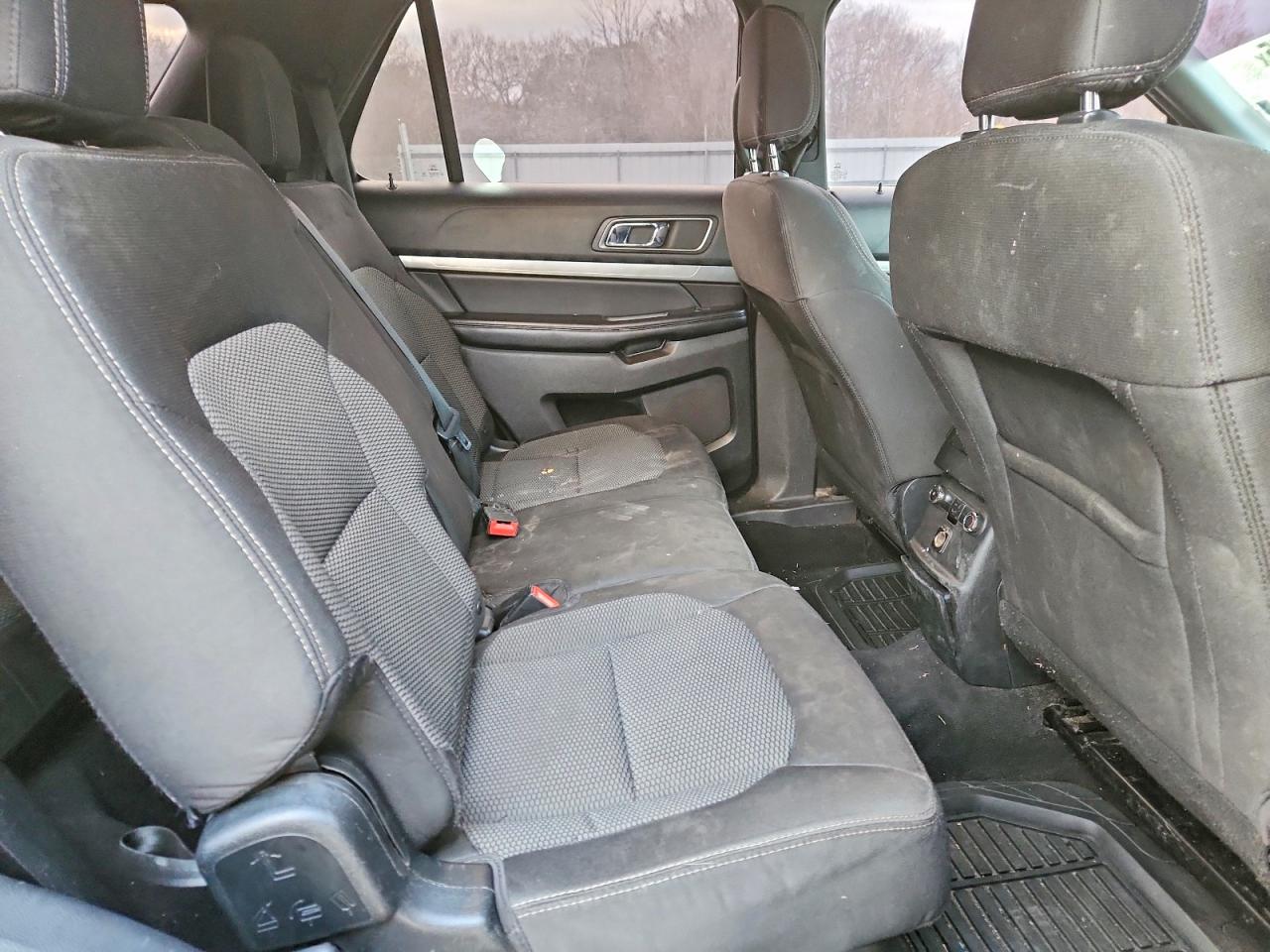2018 FORD EXPLORER XLT photo 11