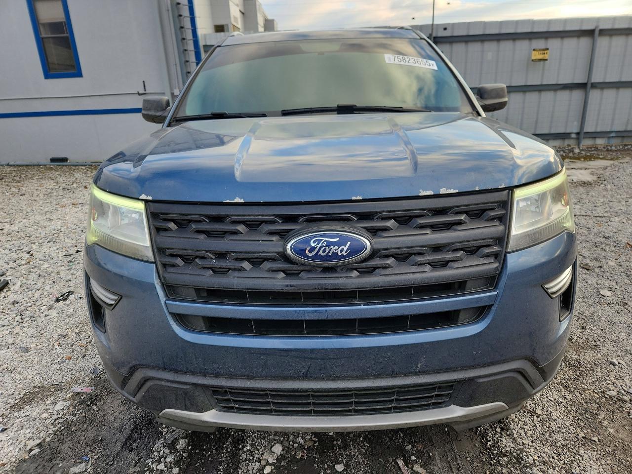 2018 FORD EXPLORER XLT photo 5