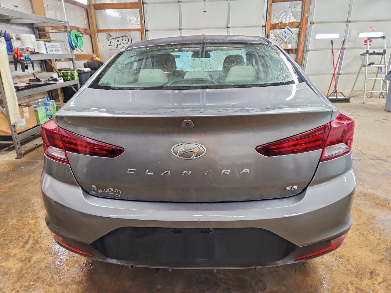 2019 HYUNDAI ELANTRA SE photo 16