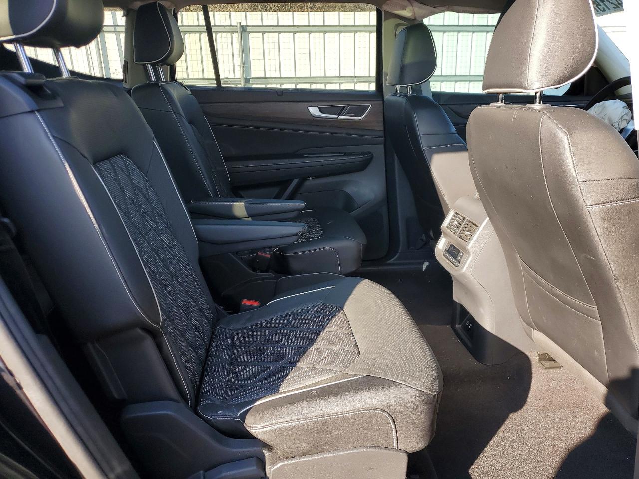 2024 VOLKSWAGEN ATLAS SEL PREMIUM R-LINE photo 11