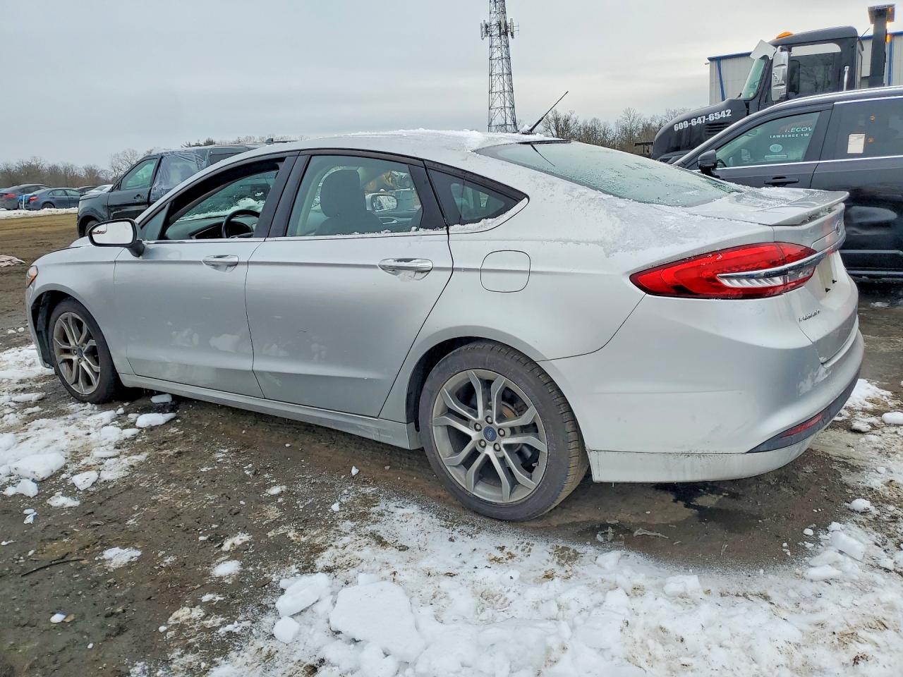 2017 FORD FUSION SE photo 2