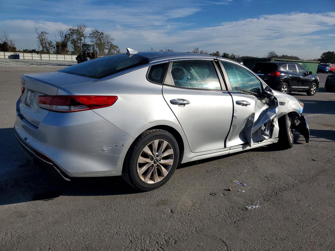 2017 KIA OPTIMA LX photo 5
