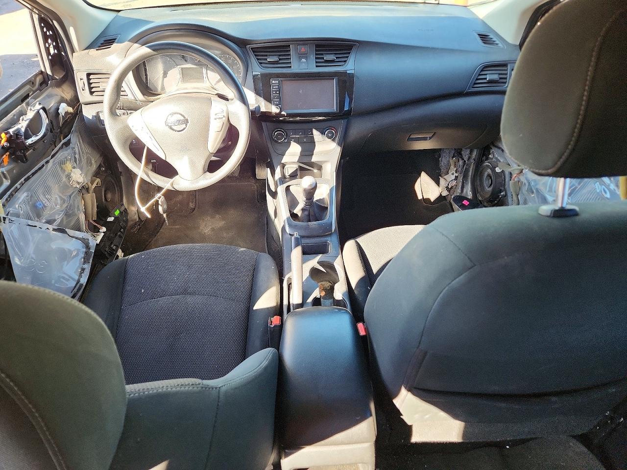 2019 NISSAN SENTRA S photo 8