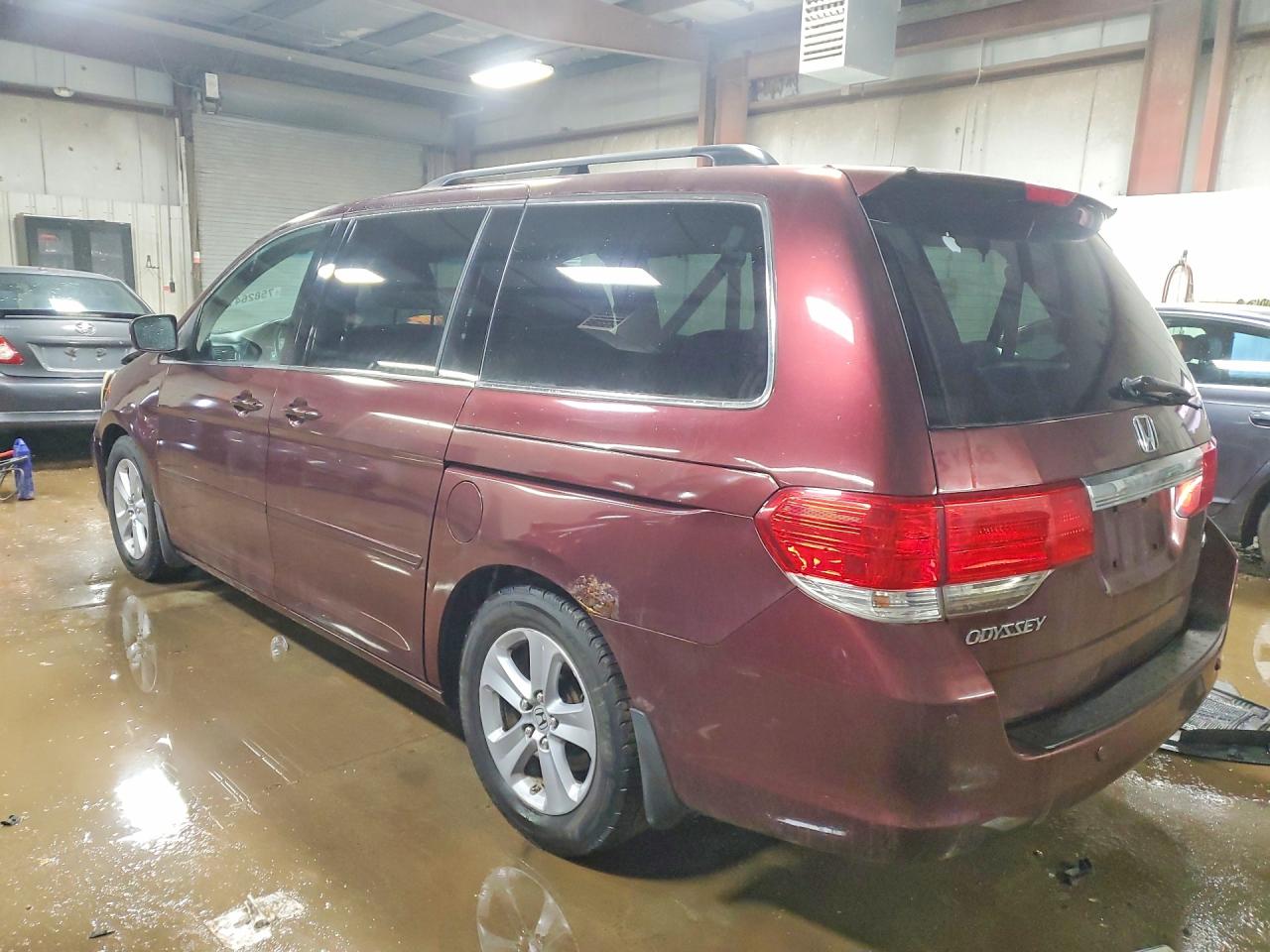 2010 HONDA ODYSSEY TOURING photo 4