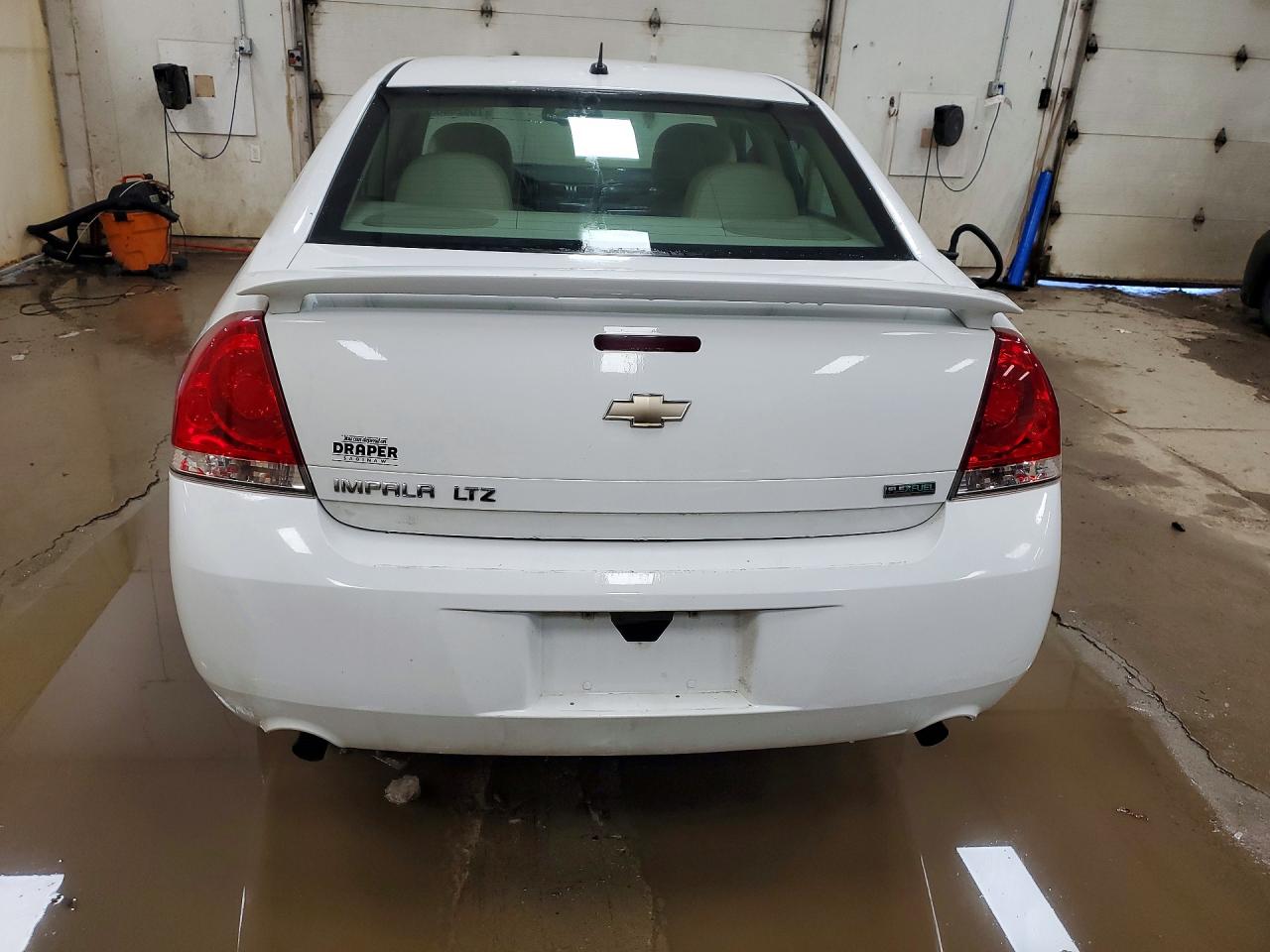 2013 CHEVROLET IMPALA LTZ photo 11