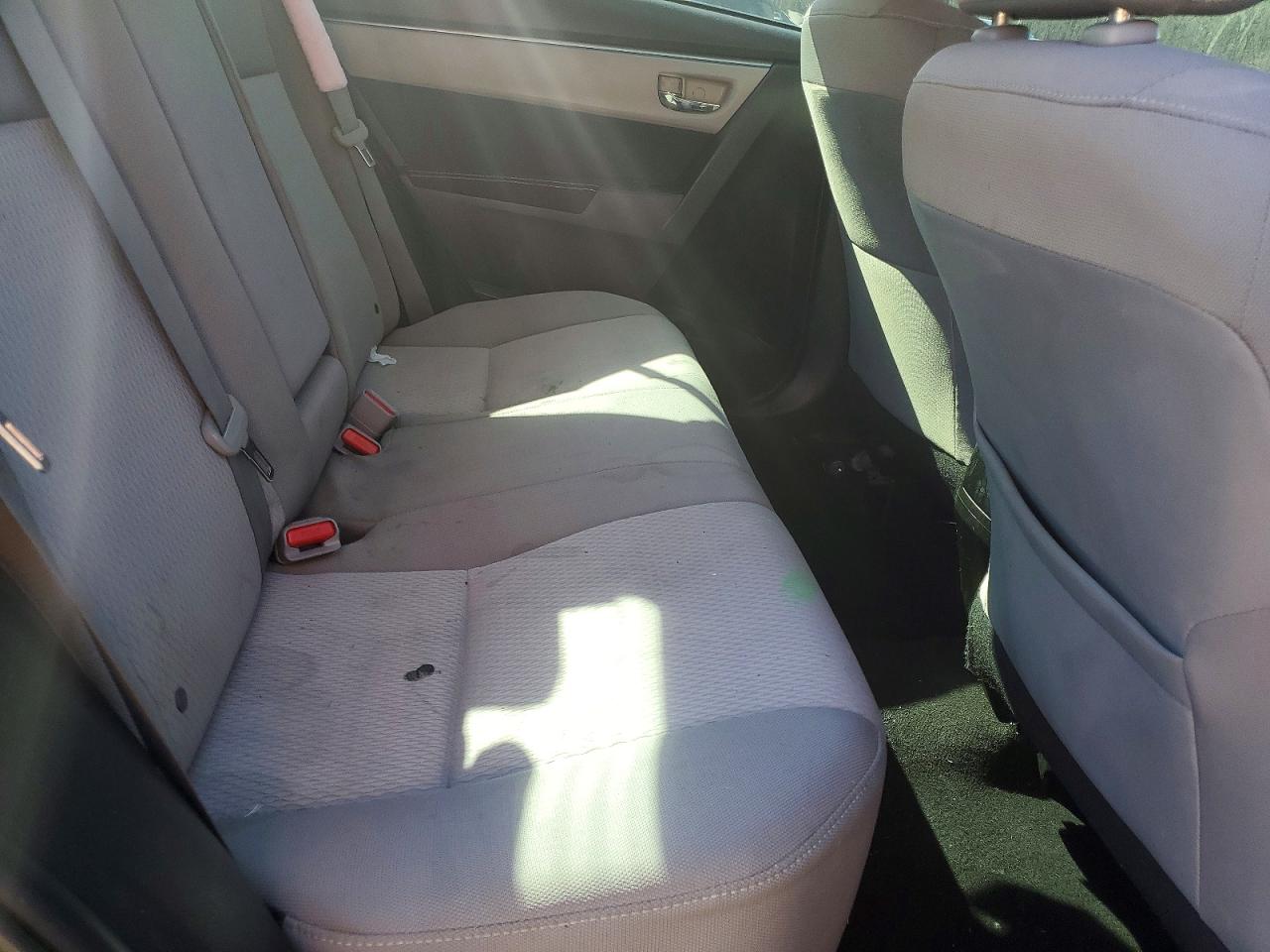 2015 TOYOTA COROLLA L photo 19