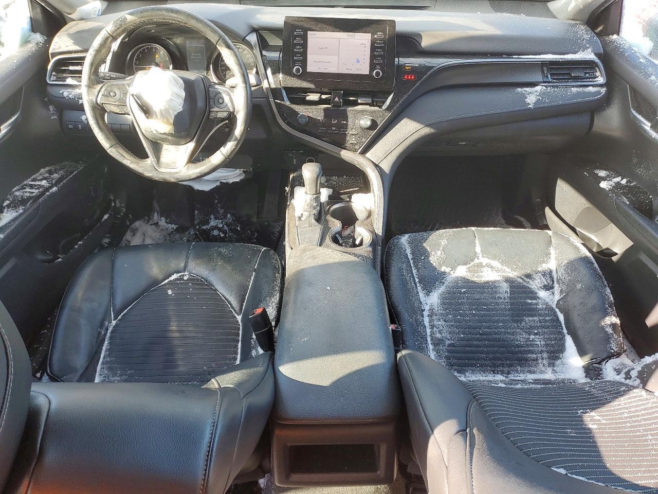 2021 TOYOTA CAMRY SE photo 22