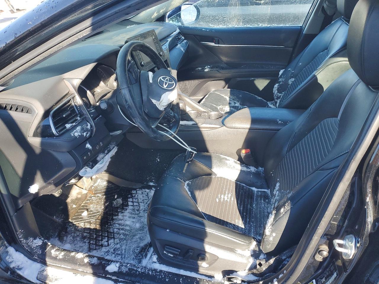 2021 TOYOTA CAMRY SE photo 19