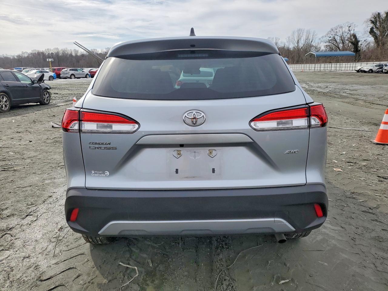 2023 TOYOTA COROLLA CROSS L photo 11