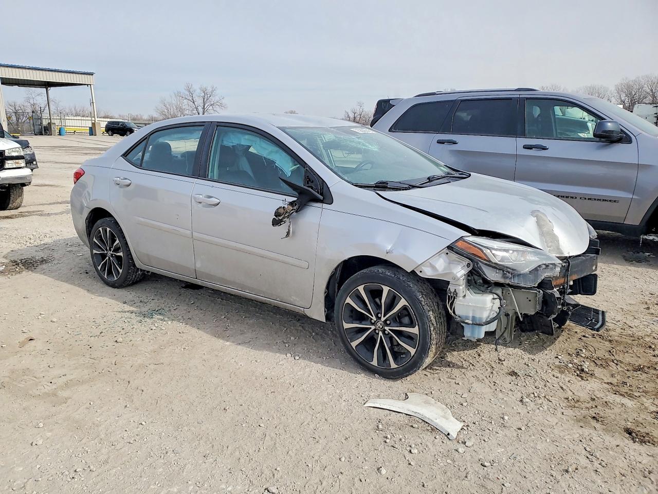 2017 TOYOTA COROLLA SE photo 4