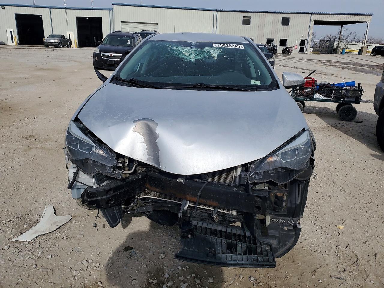 2017 TOYOTA COROLLA SE photo 5